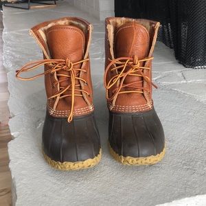 Sherpa lined Bean Boots by LL Bean. Size 10 women’s. Very good condition.